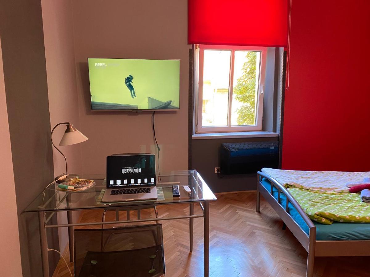 Apartment B42 Bed And Cafe Prag Eksteriør billede