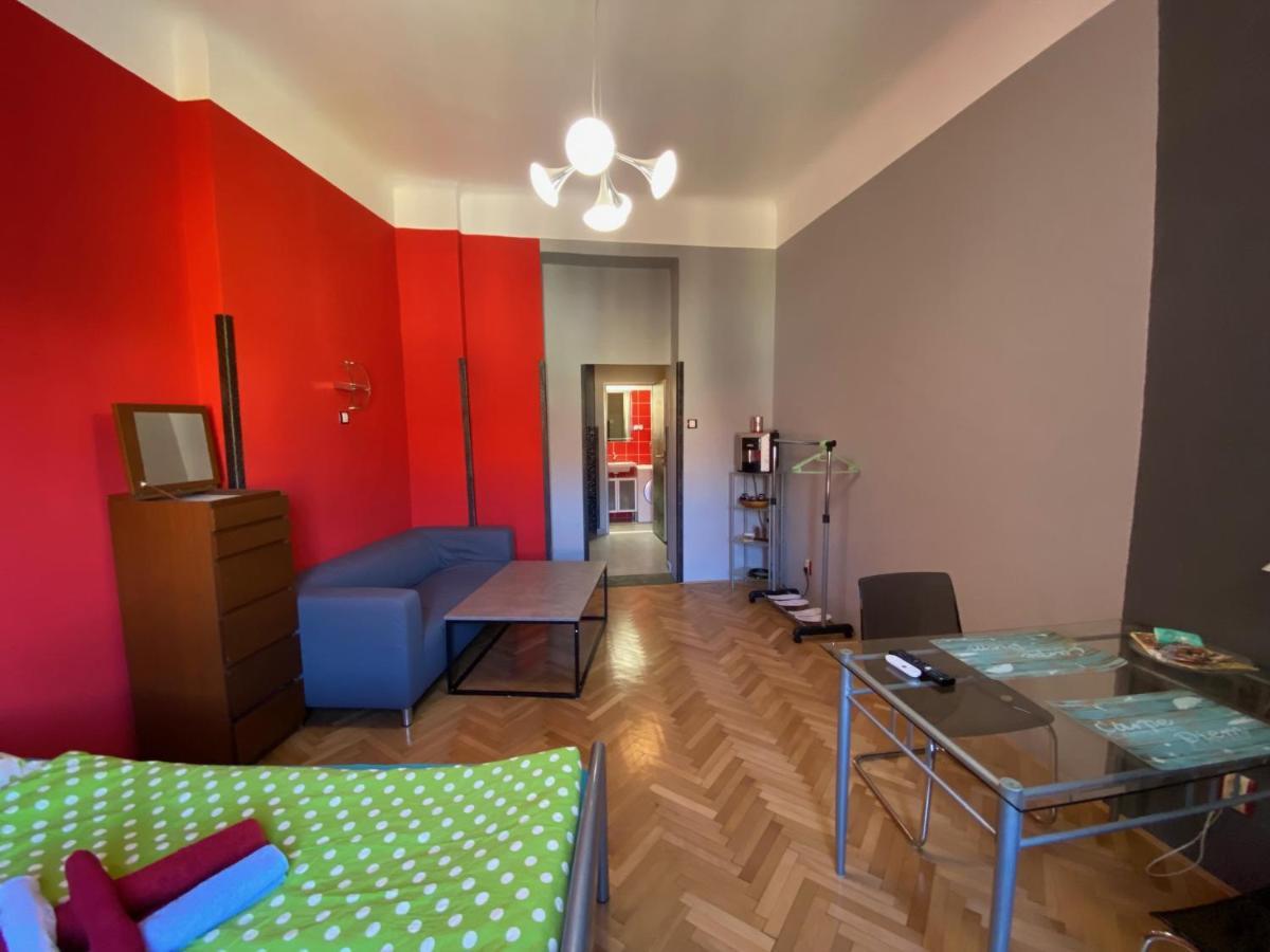Apartment B42 Bed And Cafe Prag Eksteriør billede