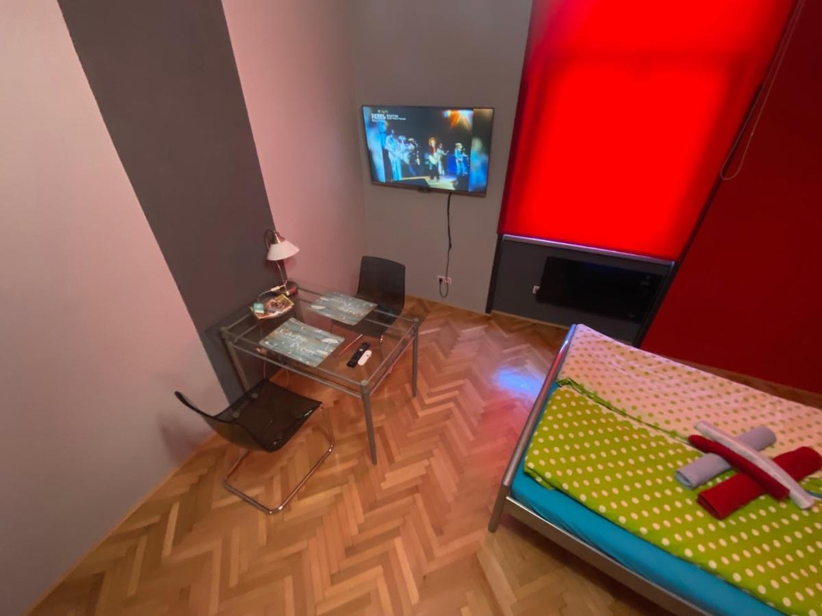 Apartment B42 Bed And Cafe Prag Eksteriør billede